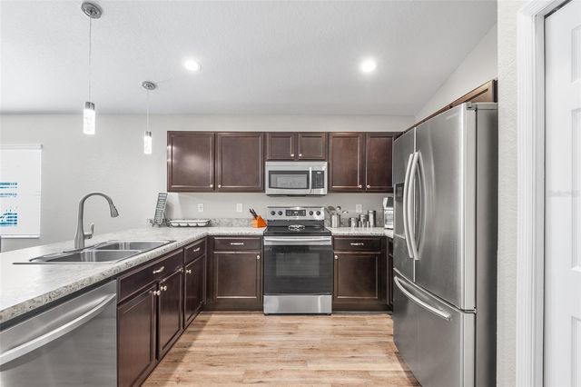 220 ST GEORGES CIRCLE, Eagle Lake, FL 33839