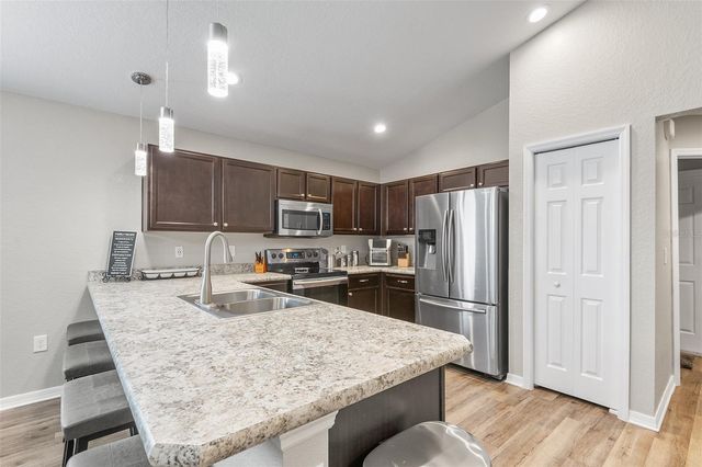 220 ST GEORGES CIRCLE, Eagle Lake, FL 33839