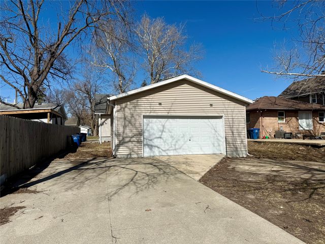 715 Boyd Street, Des Moines, IA 50316