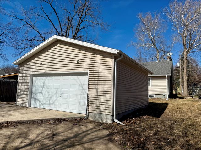 715 Boyd Street, Des Moines, IA 50316