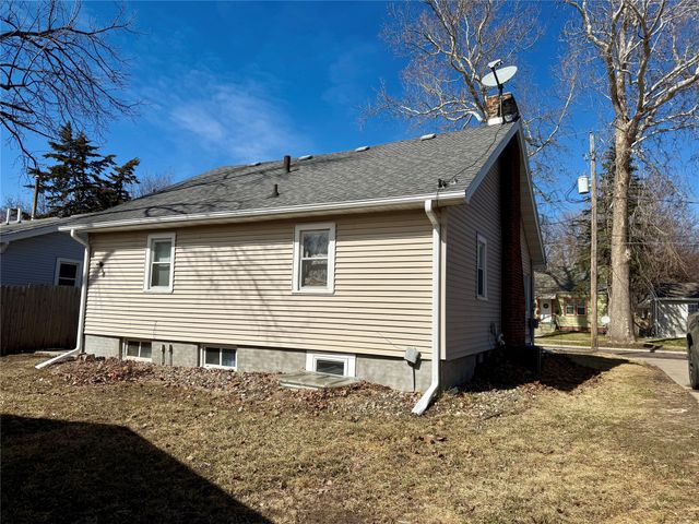 715 Boyd Street, Des Moines, IA 50316