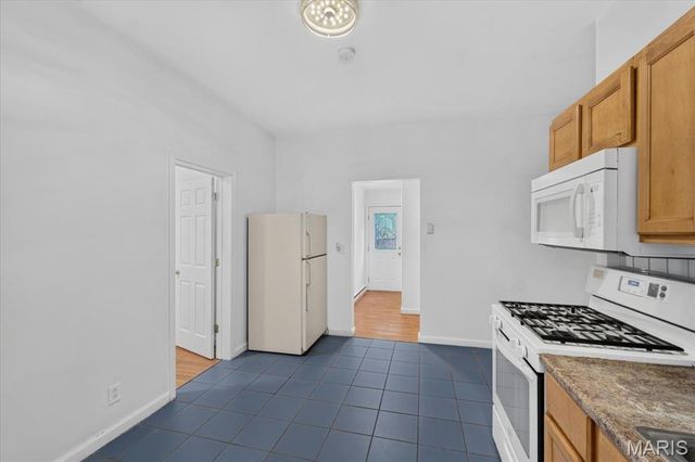 4107 Schiller Place, St Louis, MO 63116