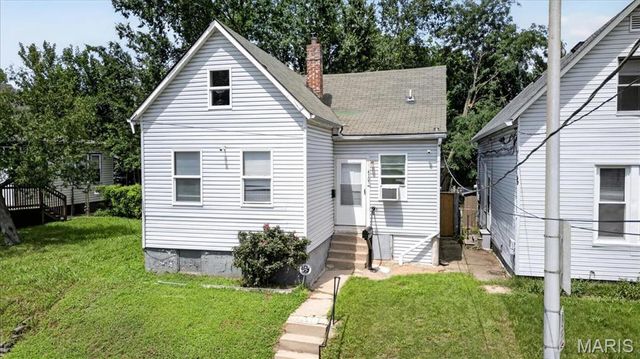 4107 Schiller Place, St Louis, MO 63116