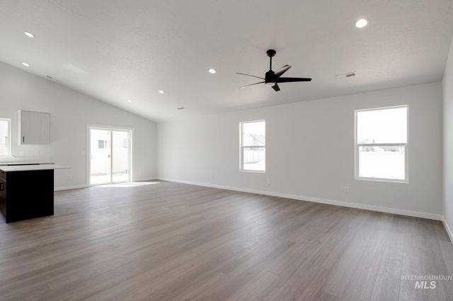 8247 E Bright Angel Dr, Nampa, ID 83687