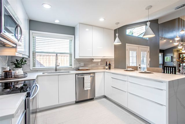 542 Harvest Hill Street, Lewisville, TX 75067