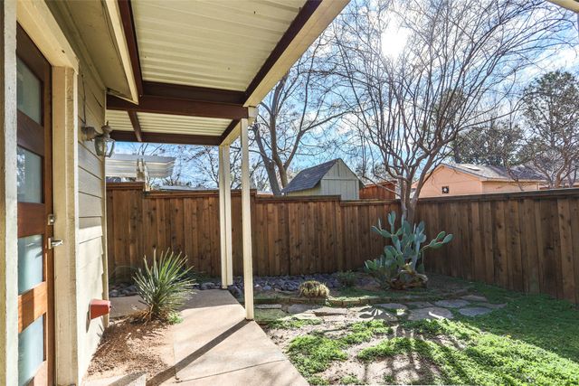 542 Harvest Hill Street, Lewisville, TX 75067