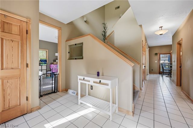 5758 Logan Arms Drive, Girard, OH 44420