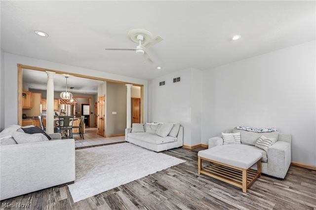 5758 Logan Arms Drive, Girard, OH 44420