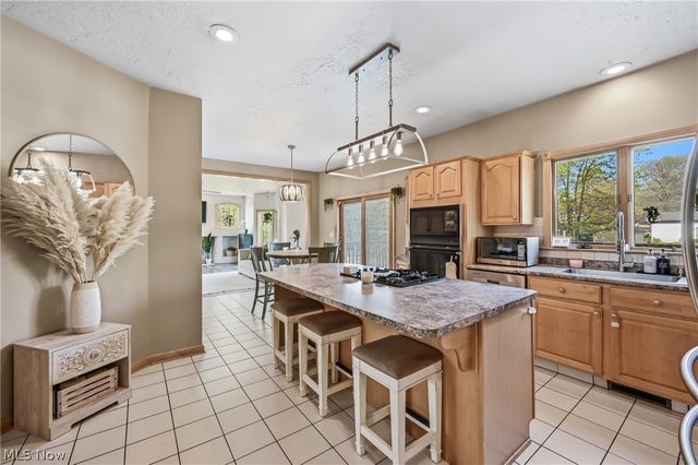 5758 Logan Arms Drive, Girard, OH 44420