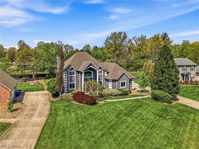5758 Logan Arms Drive, Girard, OH 44420