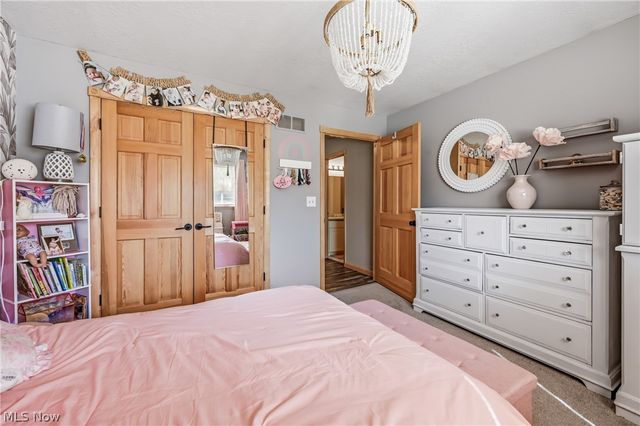 5758 Logan Arms Drive, Girard, OH 44420