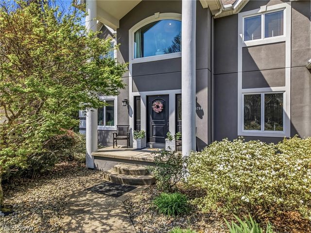 5758 Logan Arms Drive, Girard, OH 44420