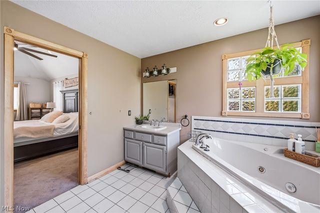 5758 Logan Arms Drive, Girard, OH 44420