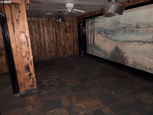 1293 HWY 99N, Eugene, OR 97402