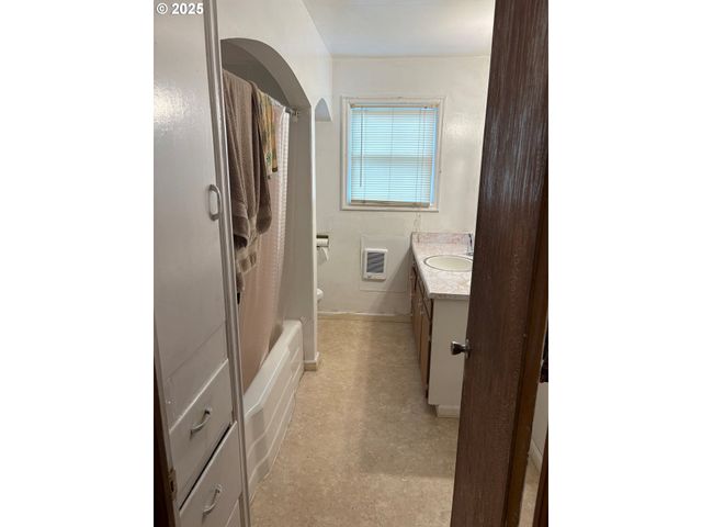 1293 HWY 99N, Eugene, OR 97402