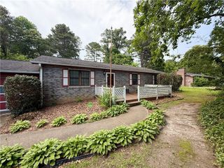 2857 SPANISH OAK SW Drive, Lilburn, GA 30047