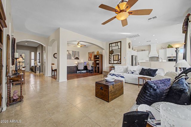 8714 W MORTEN Avenue, Glendale, AZ 85305