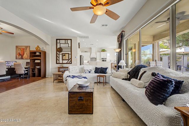 8714 W MORTEN Avenue, Glendale, AZ 85305