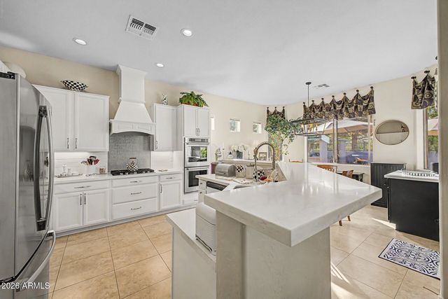 8714 W MORTEN Avenue, Glendale, AZ 85305