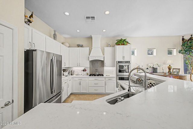 8714 W MORTEN Avenue, Glendale, AZ 85305