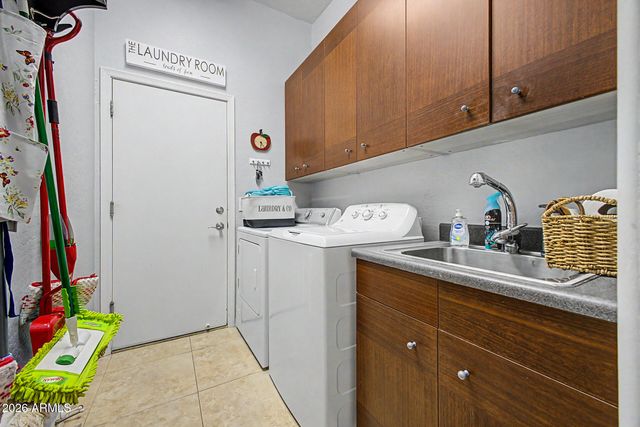 8714 W MORTEN Avenue, Glendale, AZ 85305
