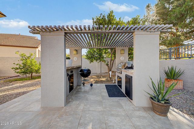 8714 W MORTEN Avenue, Glendale, AZ 85305