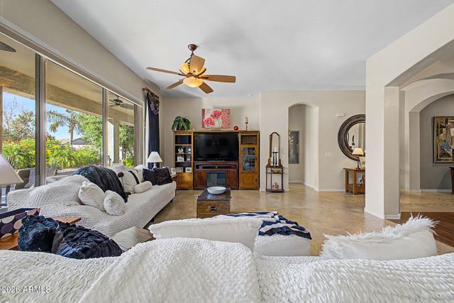8714 W MORTEN Avenue, Glendale, AZ 85305