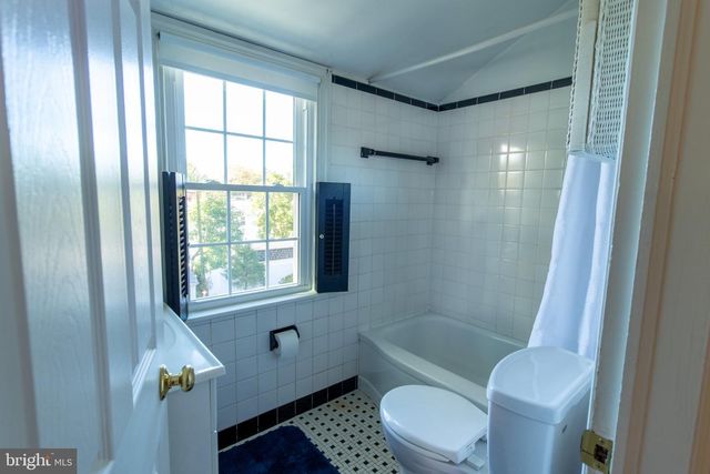 428 INMAN TER, Willow Grove, PA 19090