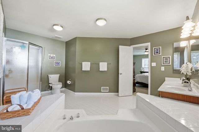9817 MAINSAIL DR, Gaithersburg, MD 20879