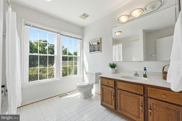 9817 MAINSAIL DR, Gaithersburg, MD 20879