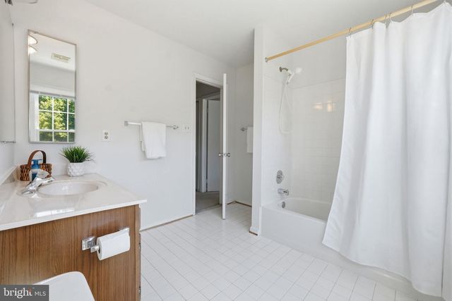 9817 MAINSAIL DR, Gaithersburg, MD 20879