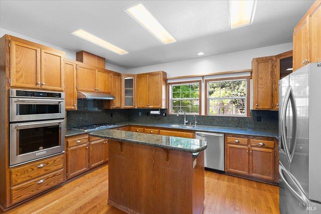 7420 Woodland Ave, Sebastopol, CA 95472