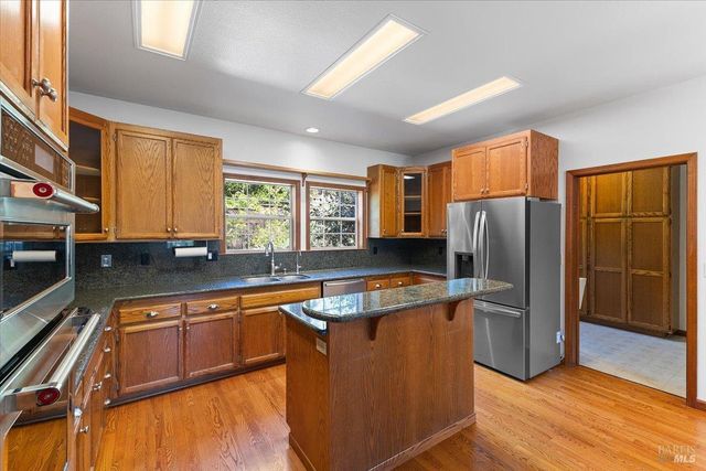 7420 Woodland Ave, Sebastopol, CA 95472