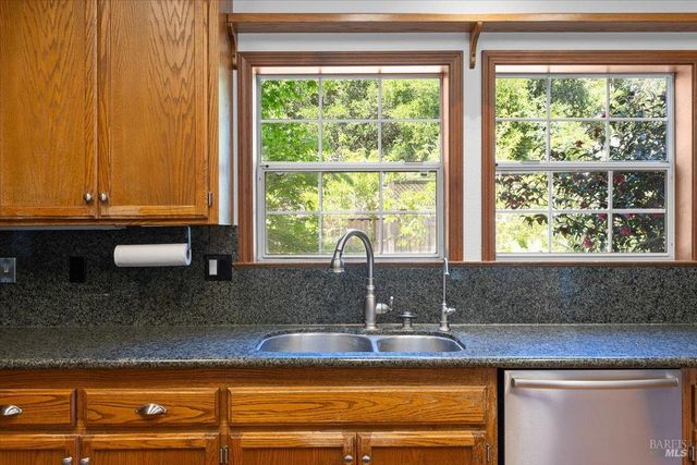 7420 Woodland Ave, Sebastopol, CA 95472