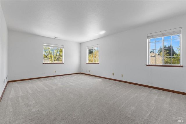 7420 Woodland Ave, Sebastopol, CA 95472