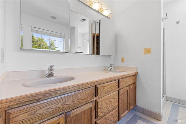 7420 Woodland Ave, Sebastopol, CA 95472