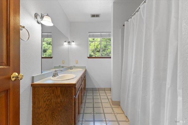 7420 Woodland Ave, Sebastopol, CA 95472