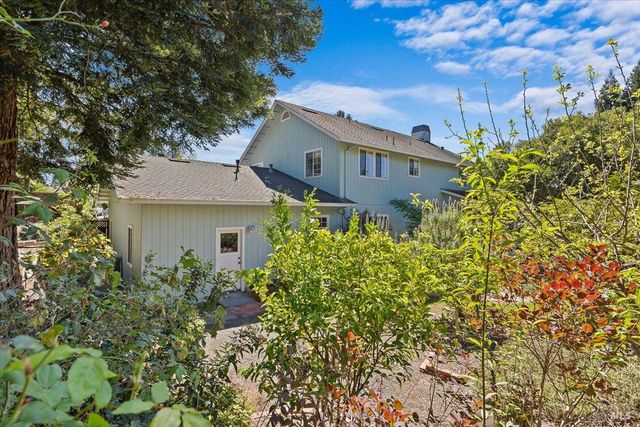 7420 Woodland Ave, Sebastopol, CA 95472