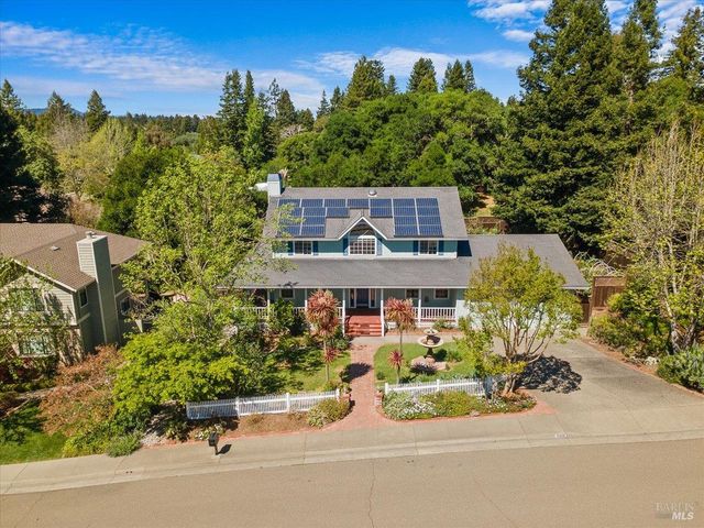 7420 Woodland Ave, Sebastopol, CA 95472