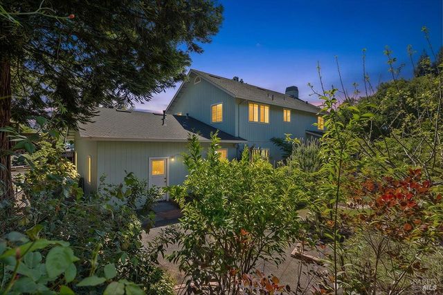 7420 Woodland Ave, Sebastopol, CA 95472