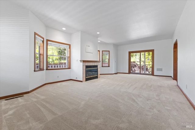 7420 Woodland Ave, Sebastopol, CA 95472