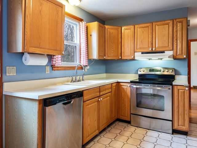 70 Ridge Rd, Marlborough, MA 01752