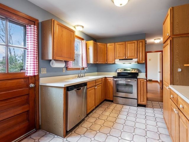 70 Ridge Rd, Marlborough, MA 01752