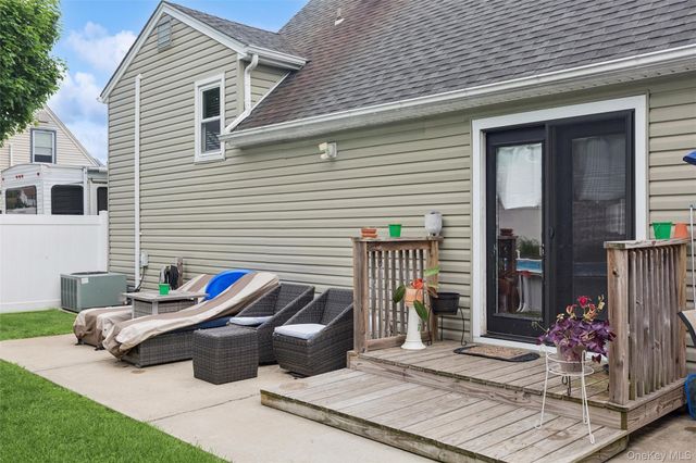1426 Ackerson Boulevard, Bay Shore, NY 11706