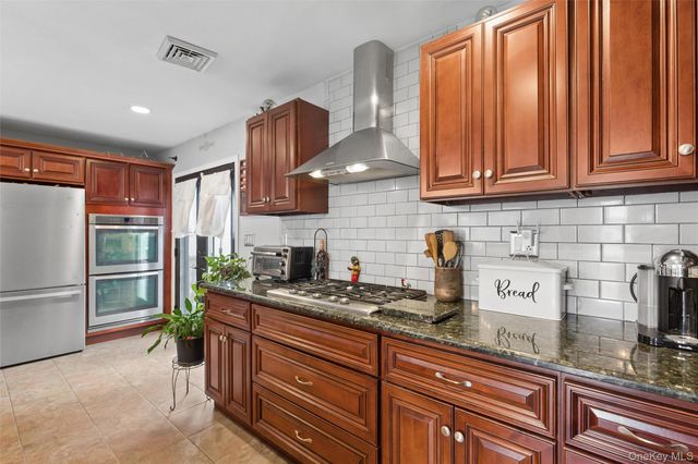 1426 Ackerson Boulevard, Bay Shore, NY 11706