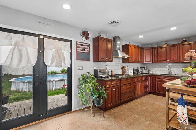 1426 Ackerson Boulevard, Bay Shore, NY 11706
