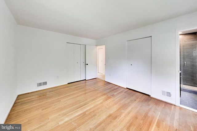 11907 HUNTERS LN, North Bethesda, MD 20852