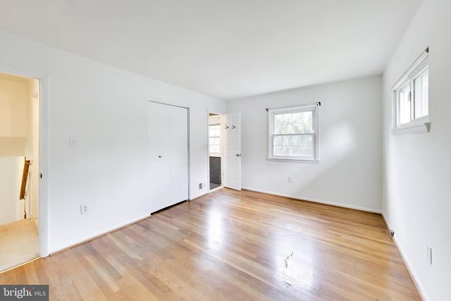 11907 HUNTERS LN, North Bethesda, MD 20852