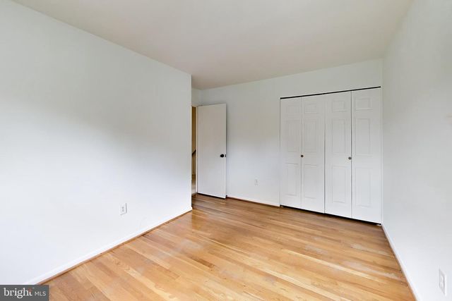 11907 HUNTERS LN, North Bethesda, MD 20852