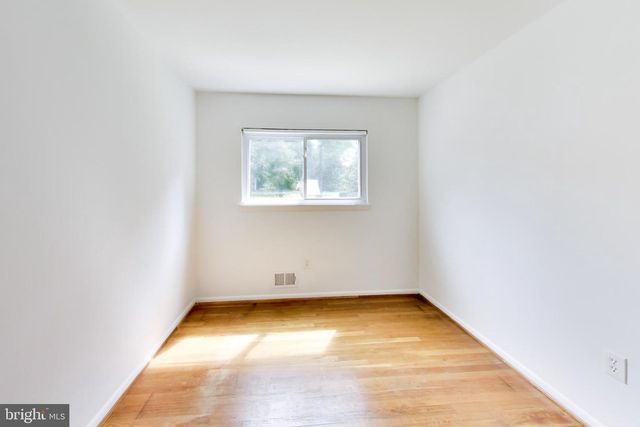 11907 HUNTERS LN, North Bethesda, MD 20852